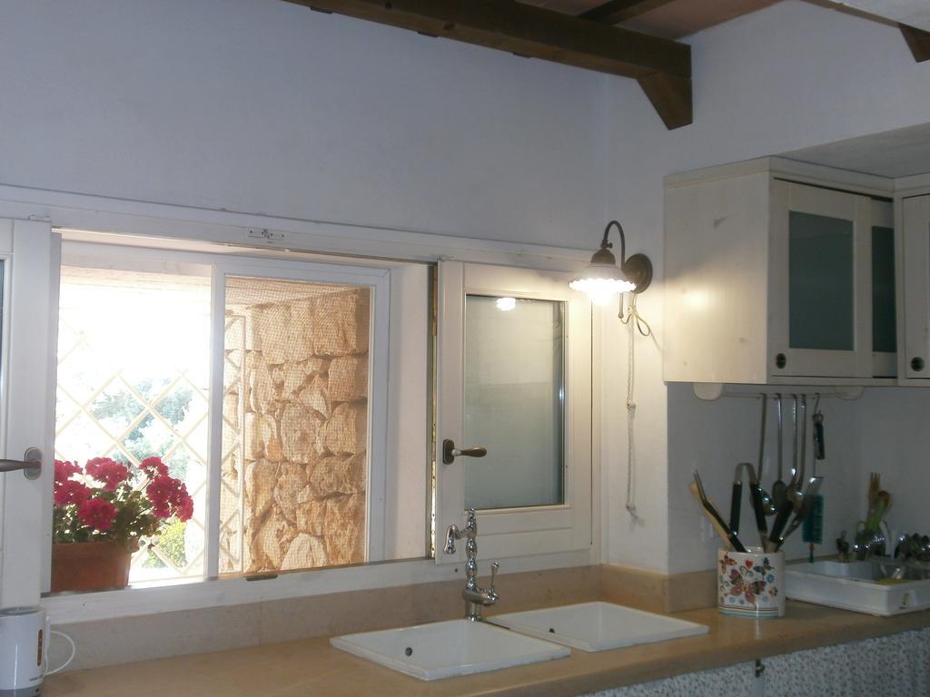 Trullo Villa Giuliana Con Giardino Posizione Panoramica Free Wifi Ostuni Ruang foto