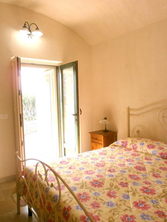 Trullo Villa Giuliana Con Giardino Posizione Panoramica Free Wifi Ostuni Ruang foto